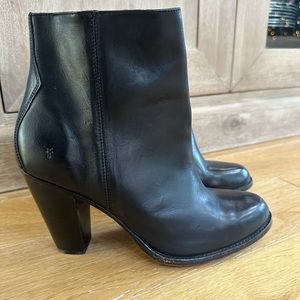 Frye Jenny Jet Bootie - Black Size 10 - excellent used condition